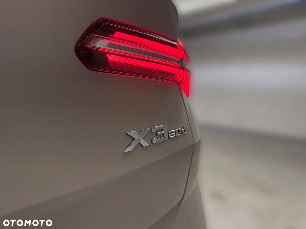 BMW X3 xDrive20d mHEV - 19
