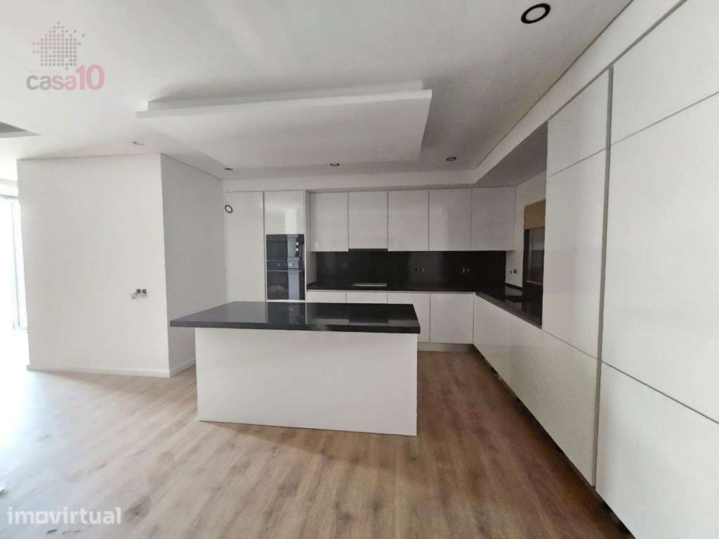 Moradia com piscina, para venda em Brejos de Azeitão - Grande imagem: 5/26