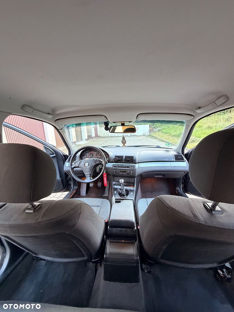 BMW Seria 3 318i - 10