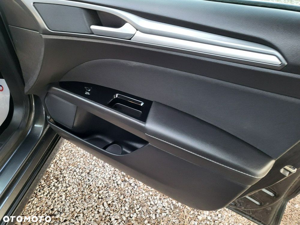Ford Mondeo - 22