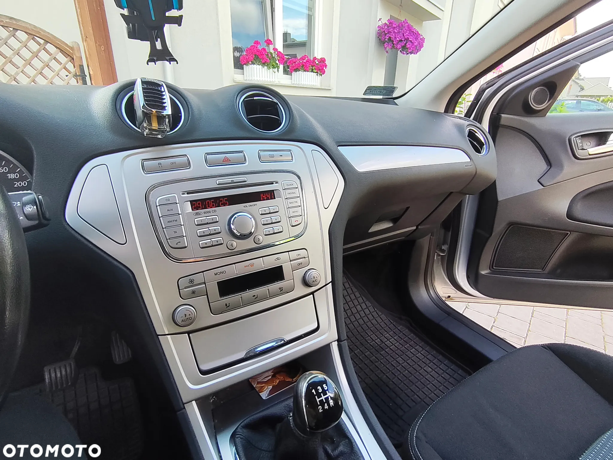 Ford Mondeo 1.6 Trend - 14