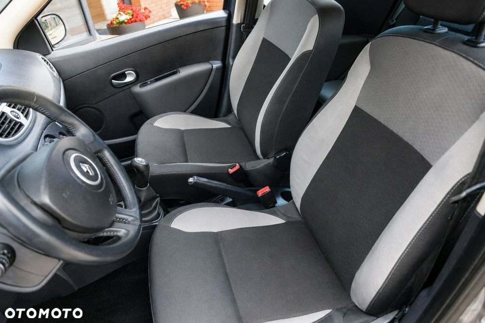 Renault Clio - 14