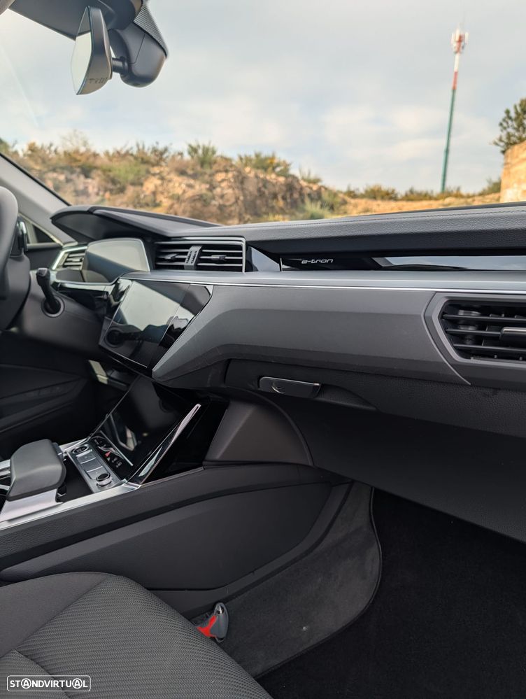 Audi e-tron 55 quattro - 14