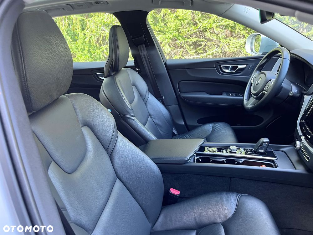 Volvo XC 60 T6 Plug-In Hybrid AWD Inscription - 12