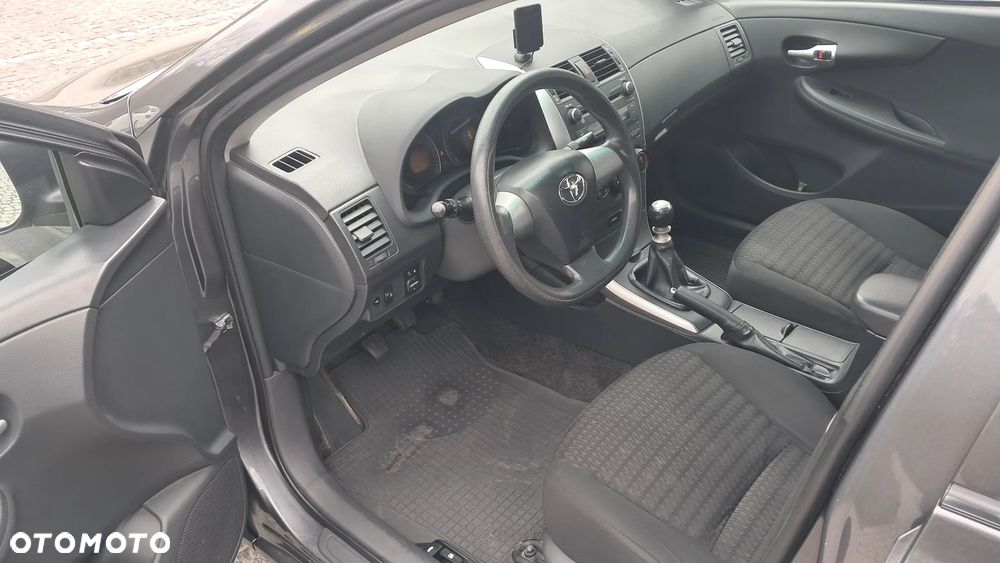 Toyota Corolla 1.6 Luna - 9