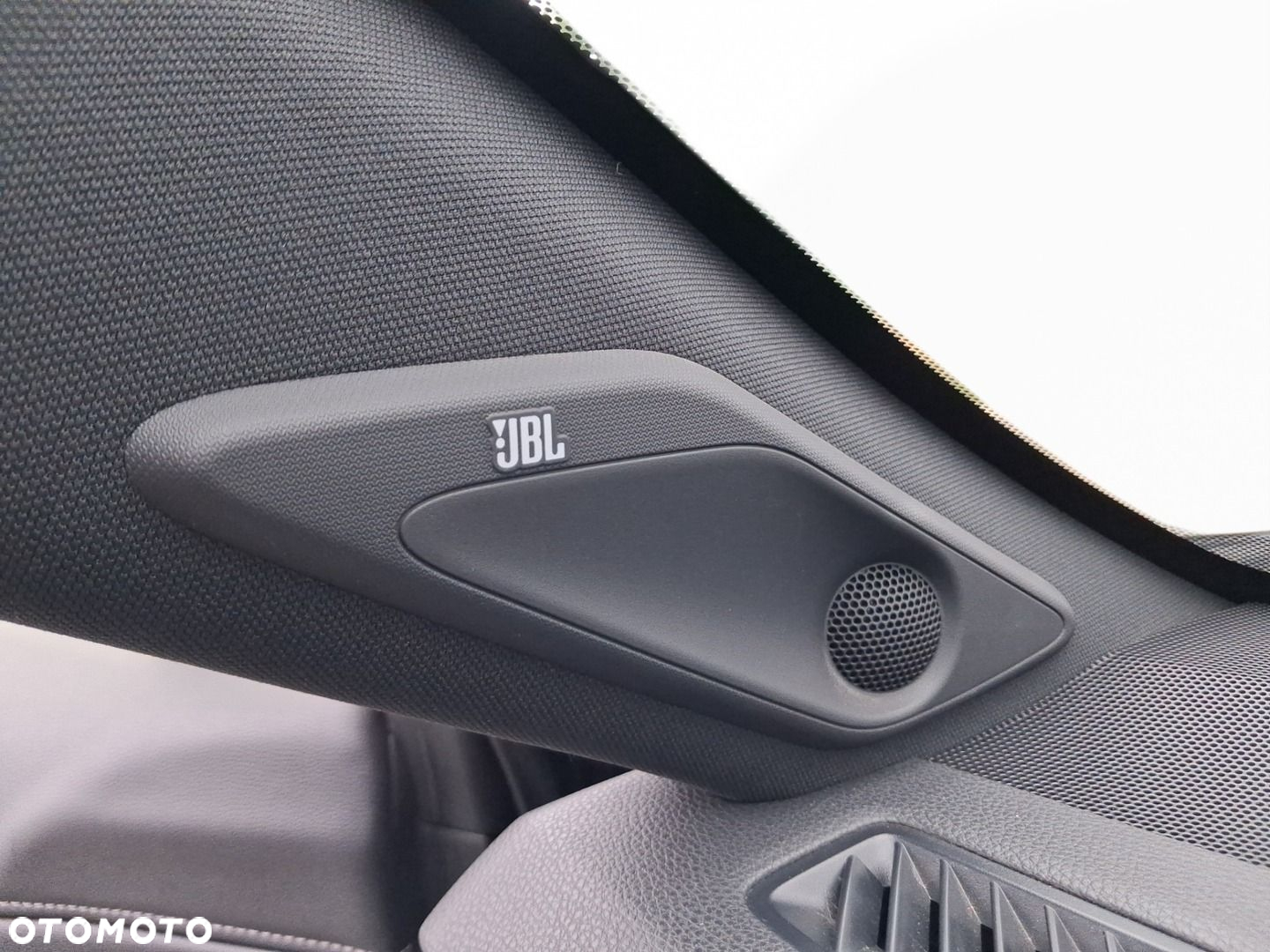 Toyota RAV4 2.5 Hybrid Black Edition by JBL 4x4 - 23