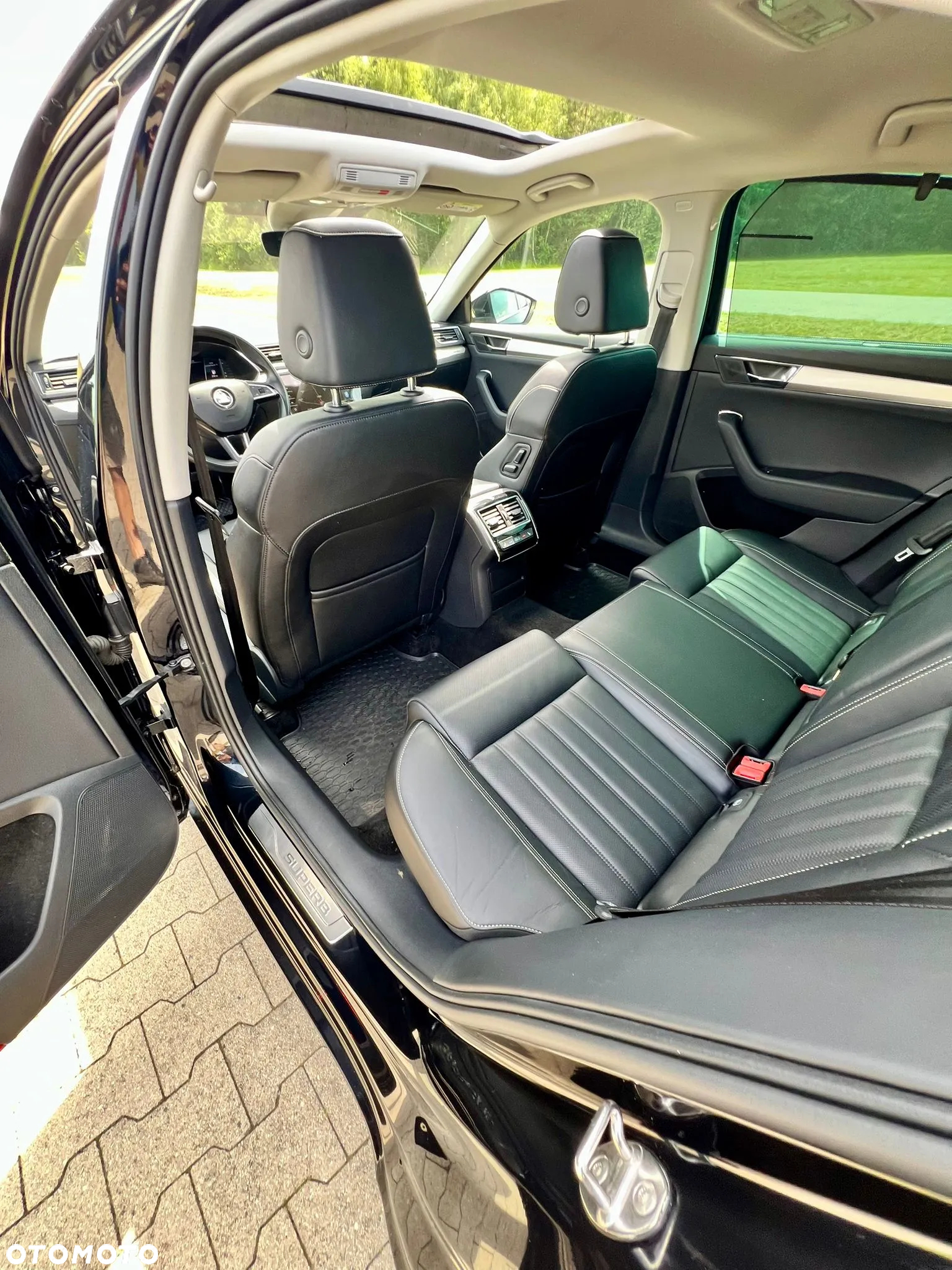 Skoda Superb 2.0 TDI L&K DSG - 24