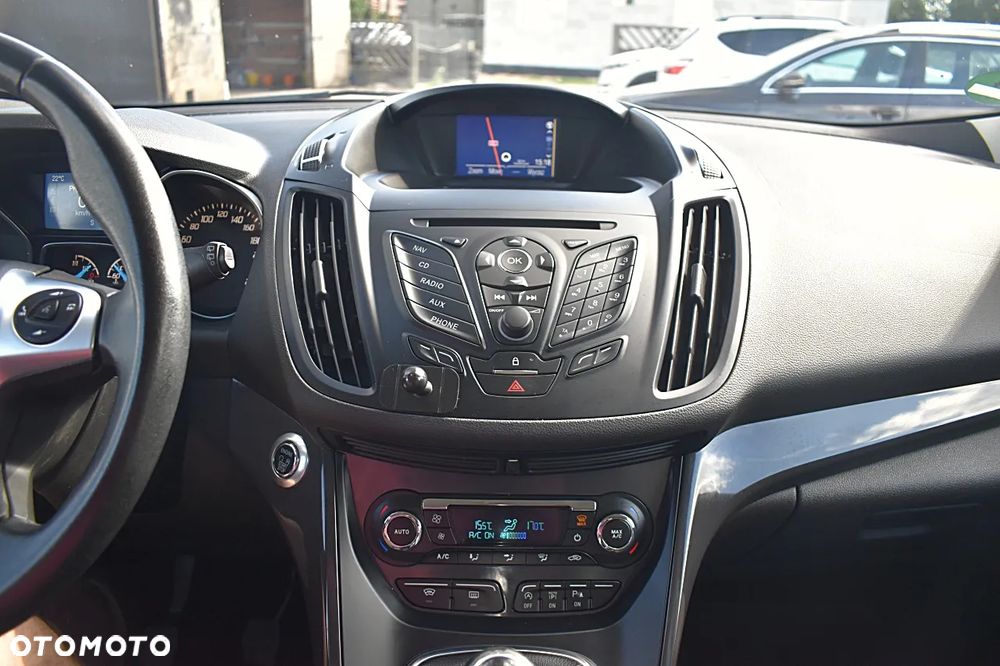 Ford Kuga 2.0 TDCi 2x4 Titanium - 37