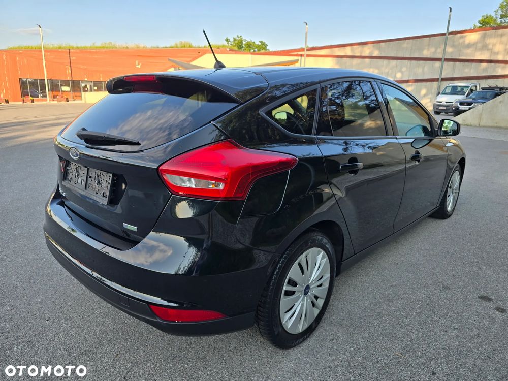 Ford Focus 1.0 EcoBoost Titanium - 29