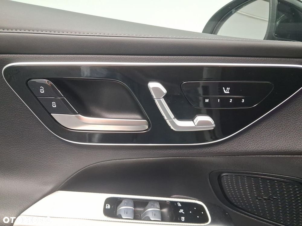 Mercedes-Benz GLC 300 de 4-Matic AMG Line - 12