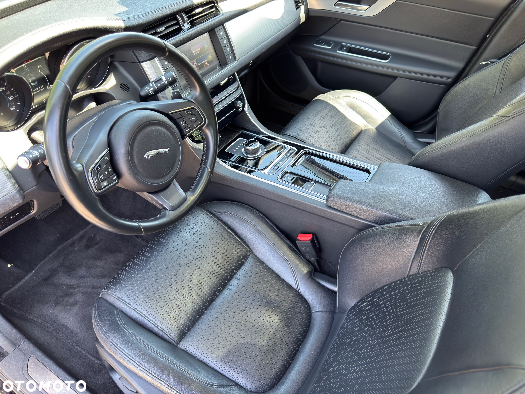 Jaguar XF 2.0 i4D Prestige - 10