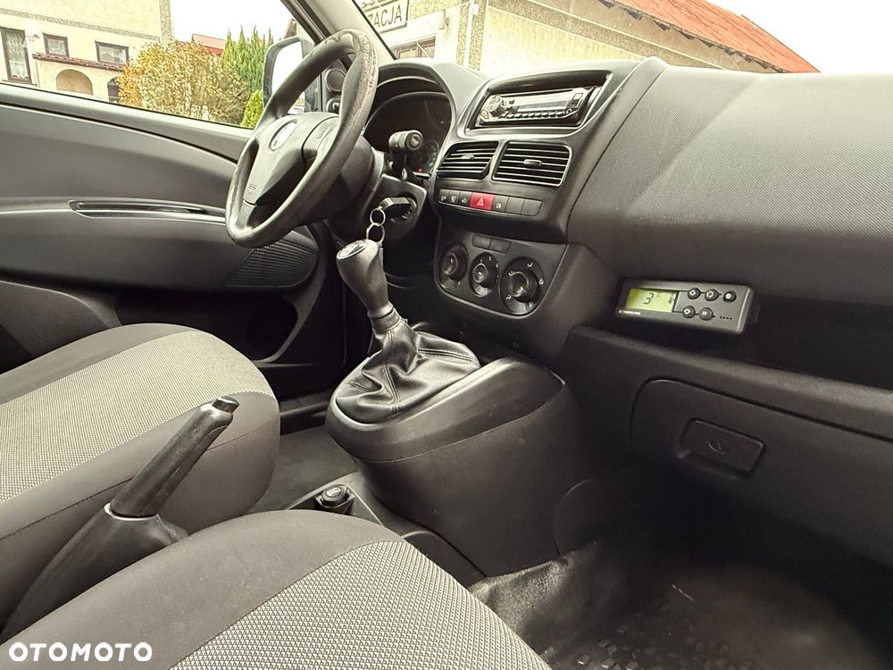 Fiat Doblo - 17