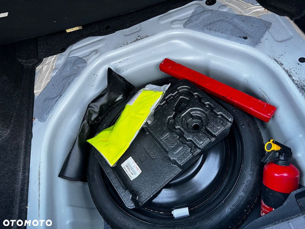 Toyota Corolla 1.4 D-4D Premium EU6 - 6