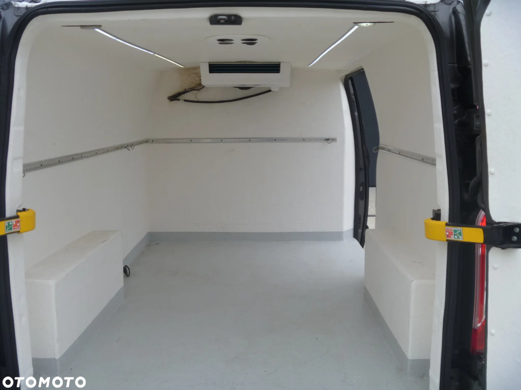 Ford TRANSIT CUSTOM - 19