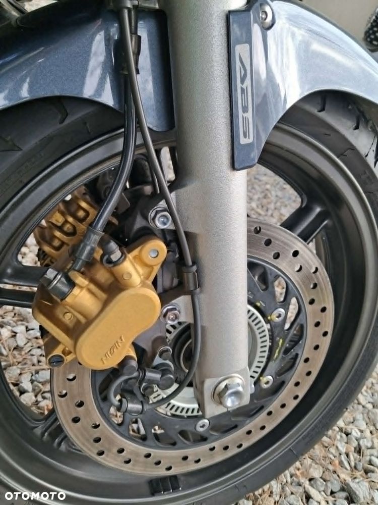 Honda CBF - 4