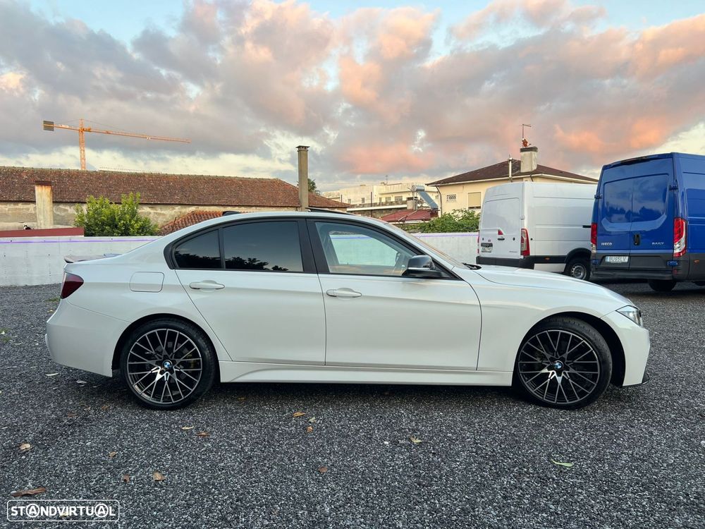 BMW 328 i Auto Line Sport - 14
