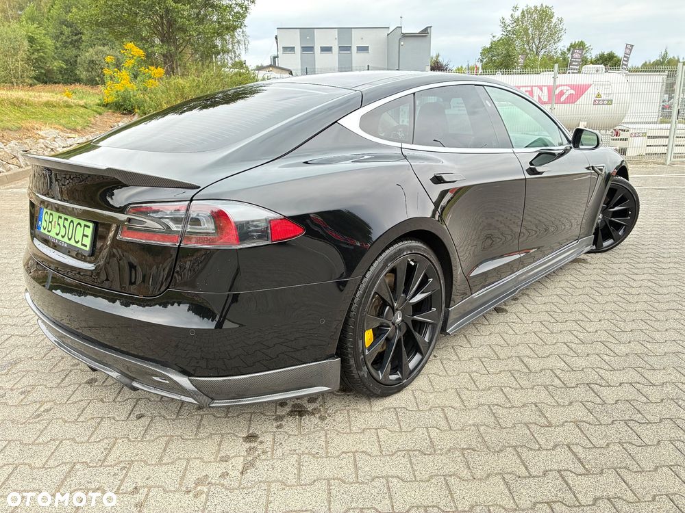 Tesla Model S - 10