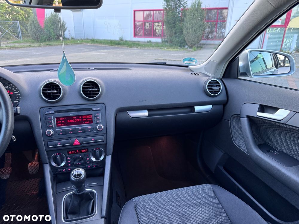 Audi A3 Sportback 1.6 Attraction - 28