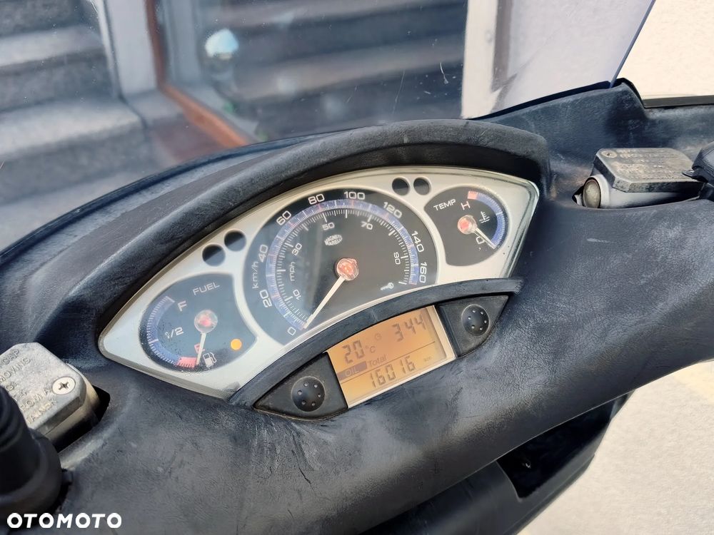 Yamaha X-max - 18
