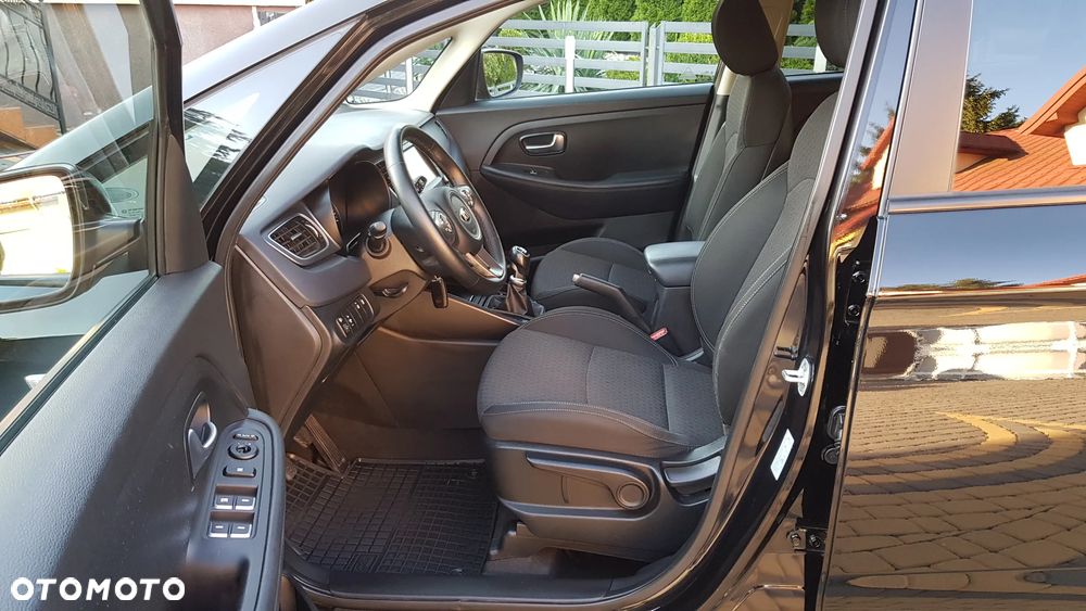 Kia Carens 1.6 GDI Dream Team Edition - 25