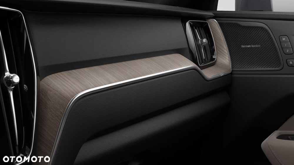 Volvo XC 60 T6 Plug-In Hybrid AWD Plus Bright - 11