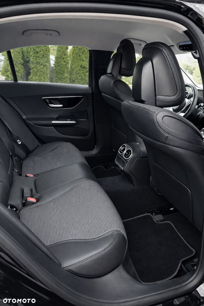 Mercedes-Benz Klasa C 200 mHEV 4-Matic - 4