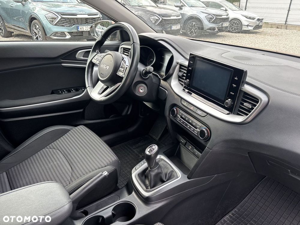 Kia Ceed 1.5 T-GDI M - 14