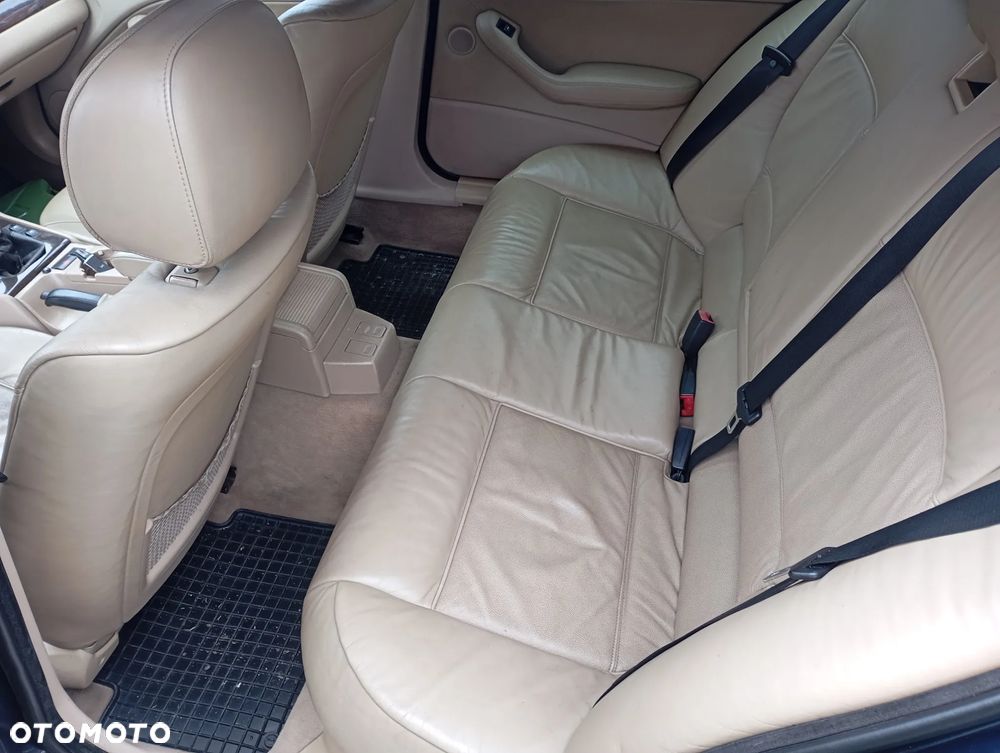 BMW Seria 3 330d - 10