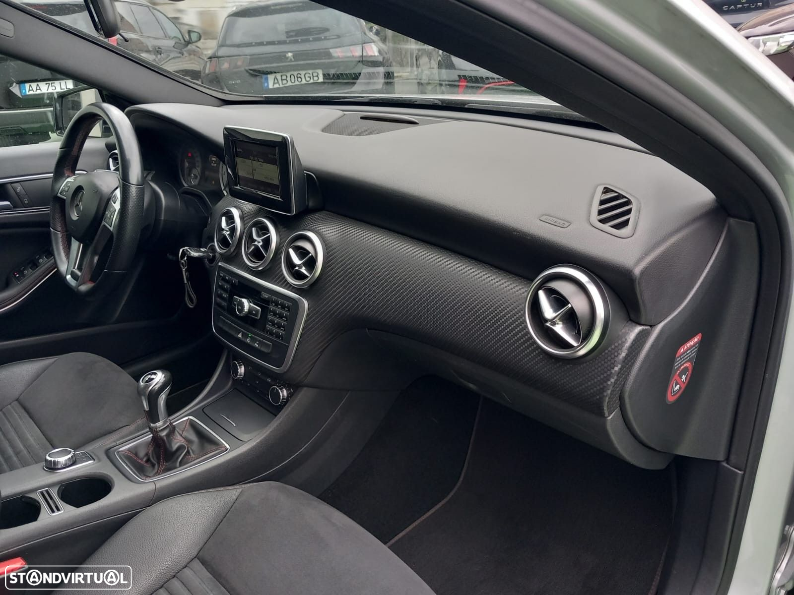 Mercedes-Benz A 180 d AMG Line - 12