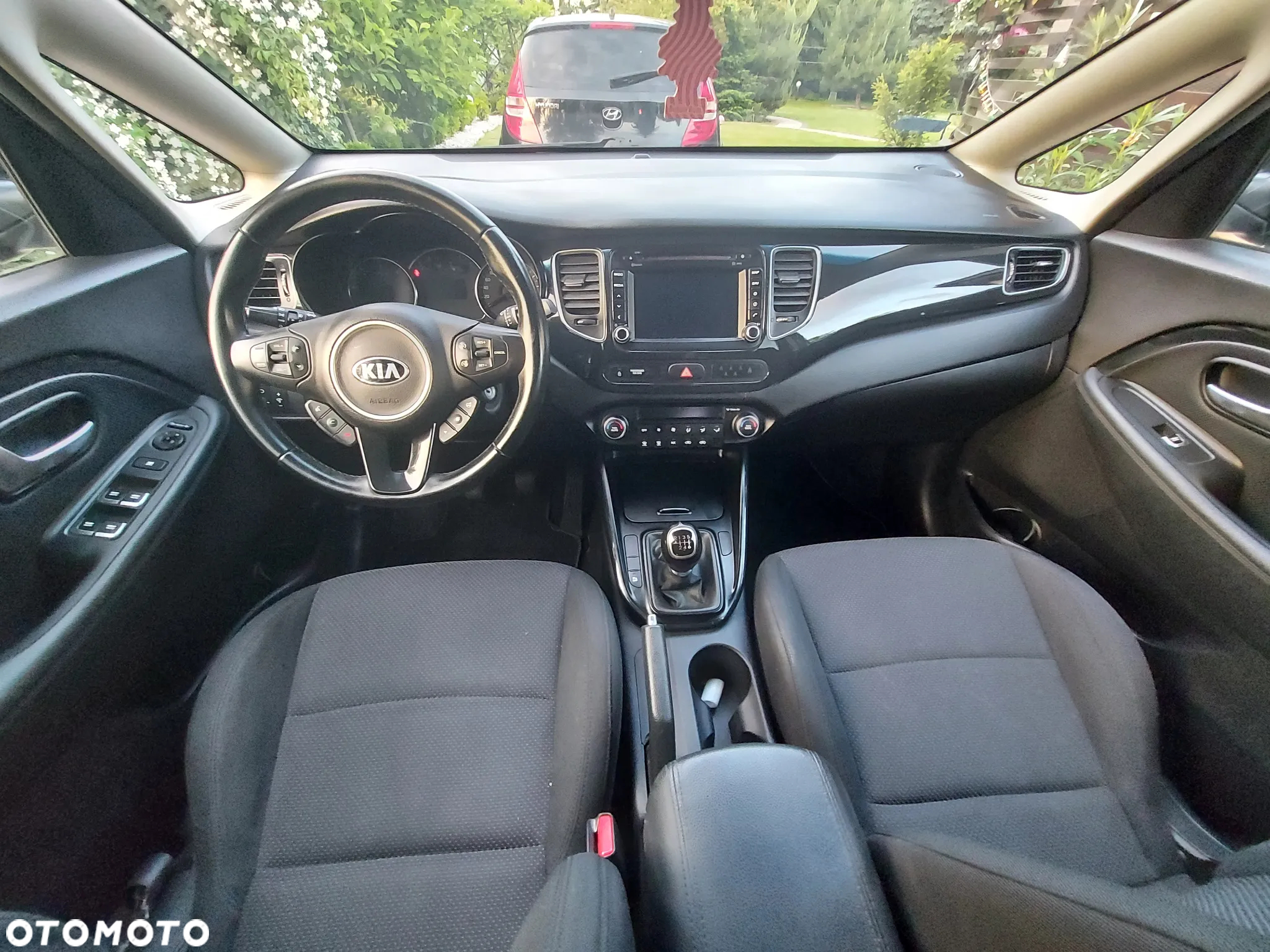 Kia Carens - 6