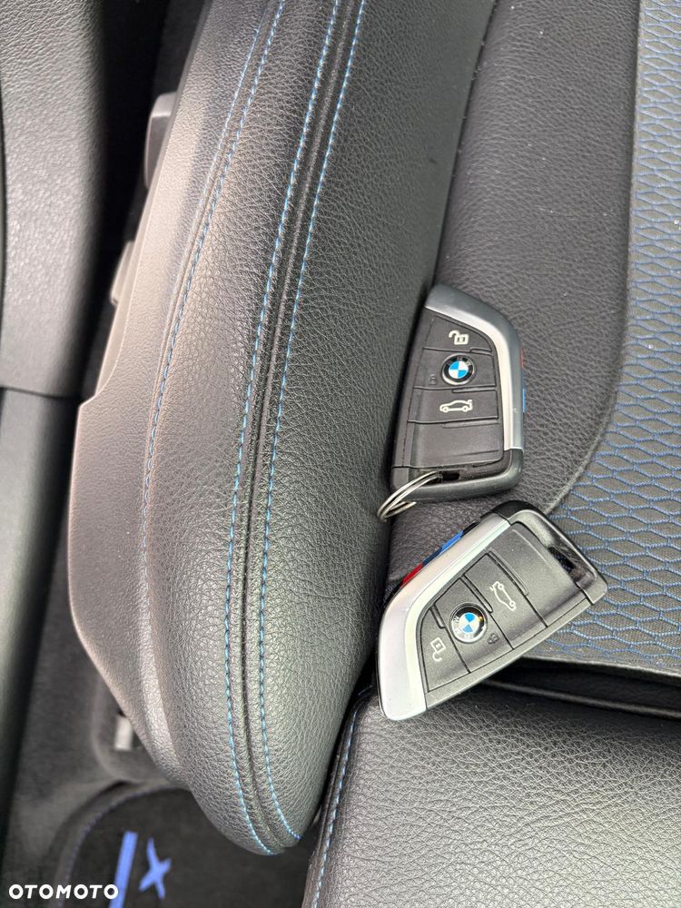 BMW X1 xDrive20i M Sport - 17