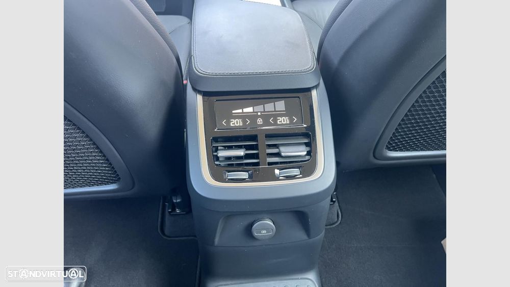 Volvo XC 90 2.0 T8 PHEV Core AWD - 18