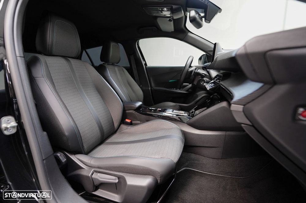 Peugeot 2008 1.2 PureTech Allure EAT8 - 2