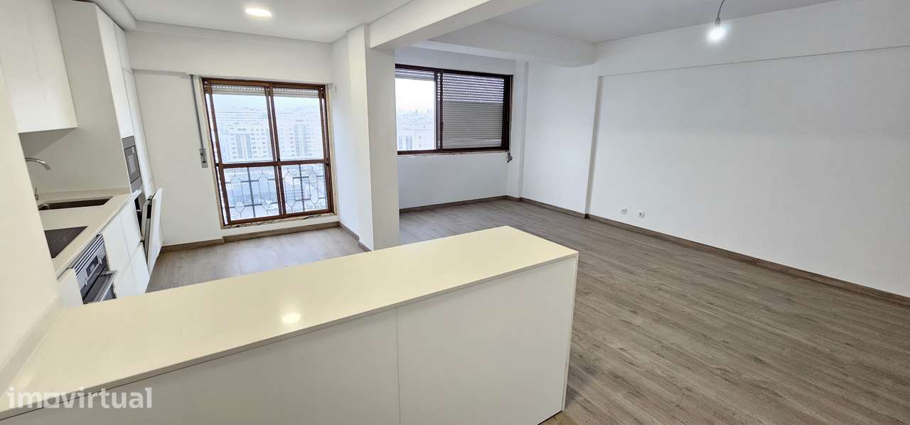 T3 REMODELADO NA URBANIZAÇÃO DO INFANTADO - Grande imagem: 3/15