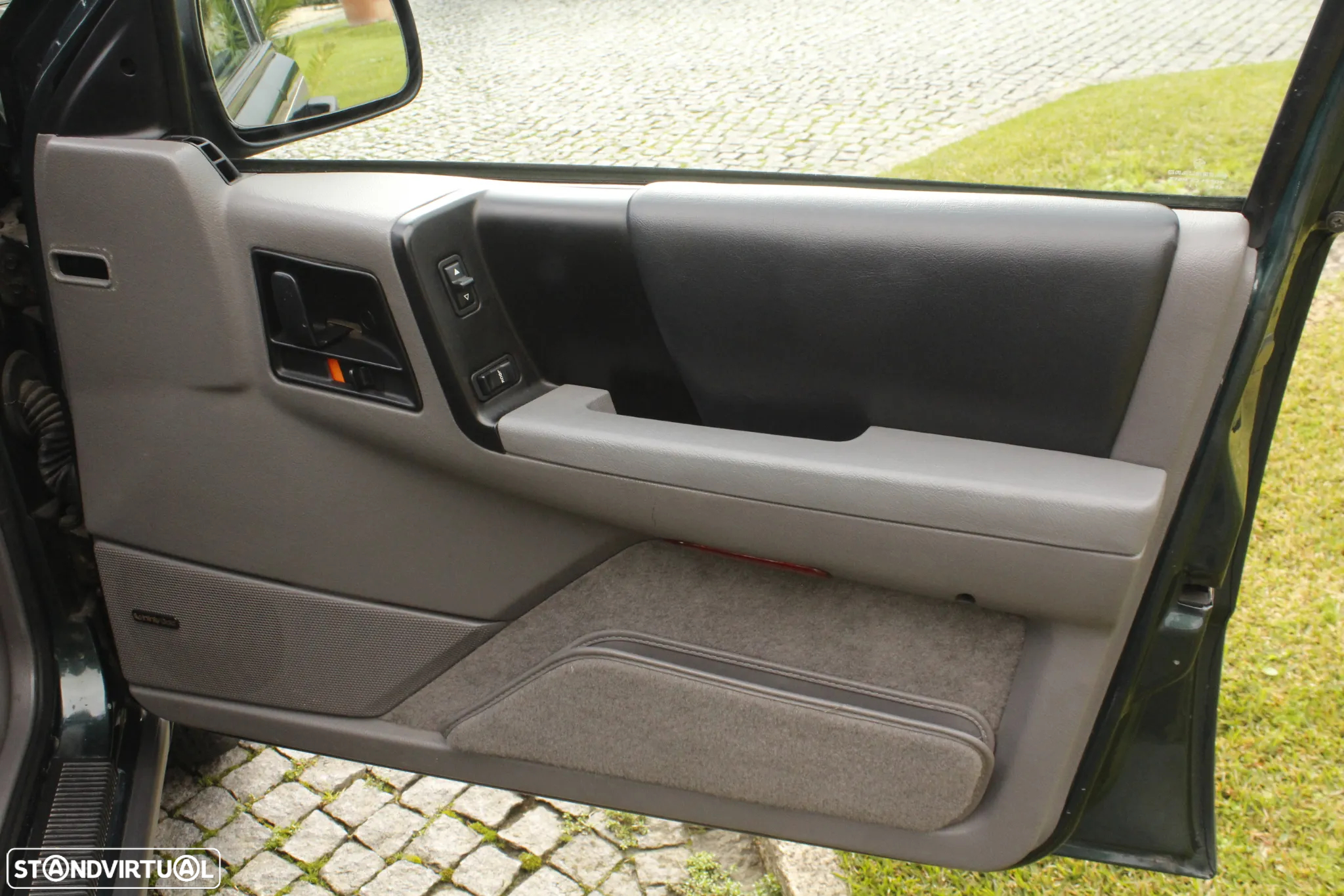 Jeep Grand Cherokee 4.0 Official - 17