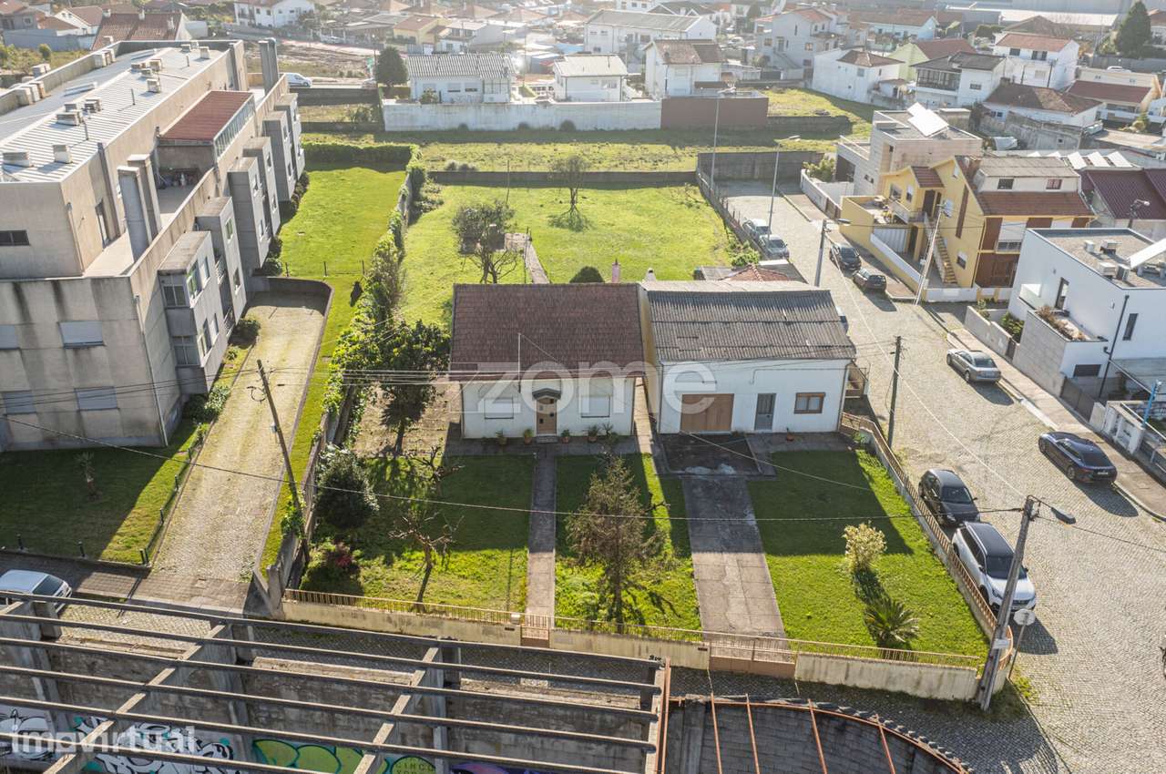 Moradia com terreno para construção - Leça da Palmeira - Grande imagem: 4/39