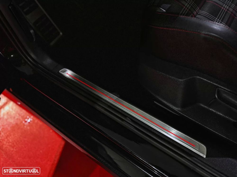 VW Golf 2.0 TSi GTi DSG - 28