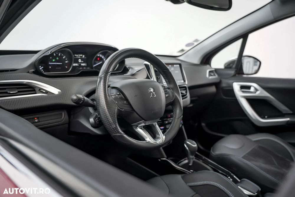 Peugeot 2008 PureTech 110 Stop&Start EAT6 Crossway - 12