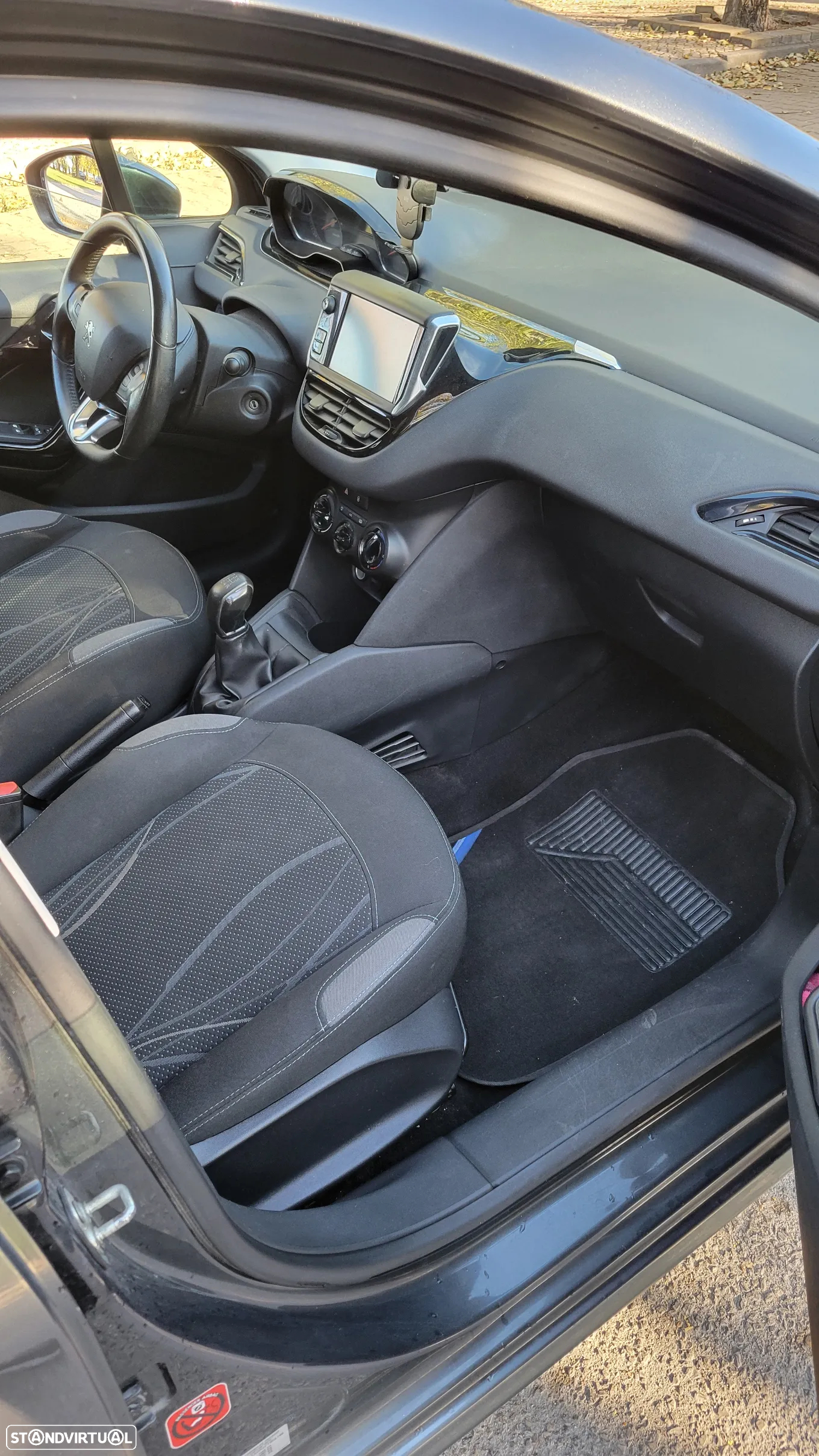 Peugeot 208 1.4 HDi - 4