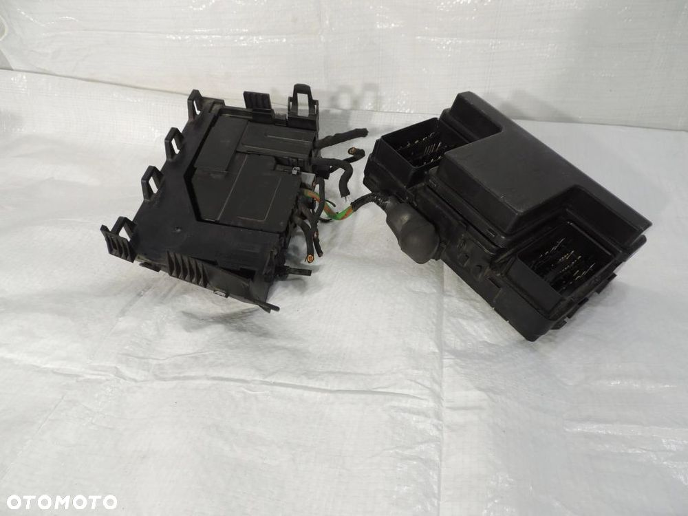 FORD MONDEO MK5 2.0 TDCI SKRZYNKA BEZPIECZNIKÓW FG9T14A067EB - 5