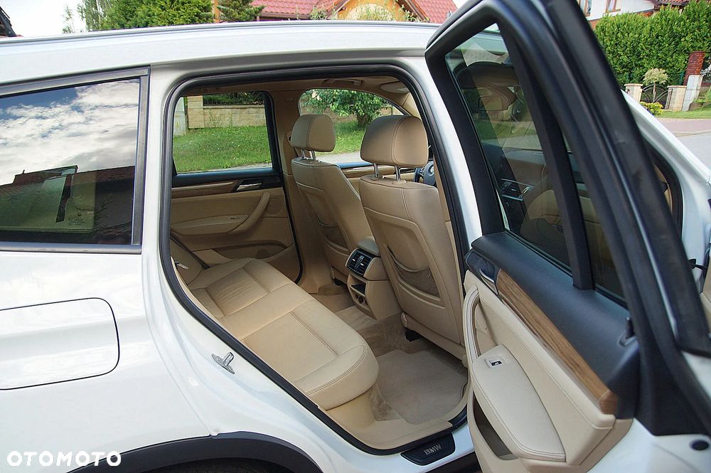 BMW X3 xDrive28i Sport-Aut Advantage - 25