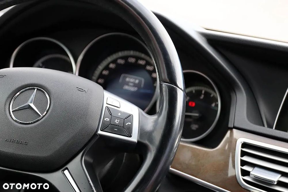 Mercedes-Benz Klasa E 200 CDI Elegance - 33