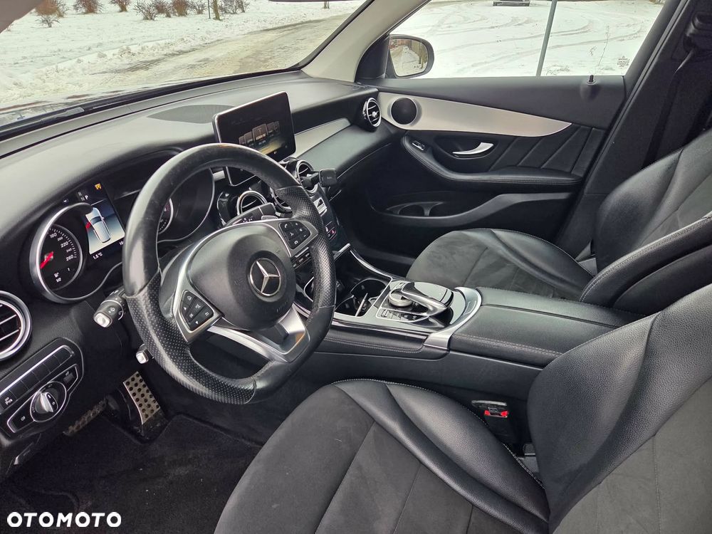 Mercedes-Benz GLC 250 d 4Matic 9G-TRONIC AMG Line - 26