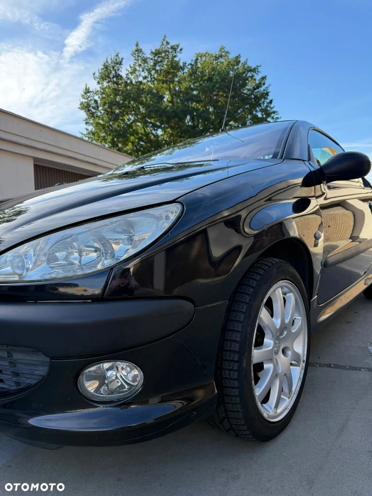 Peugeot 206 CC - 2