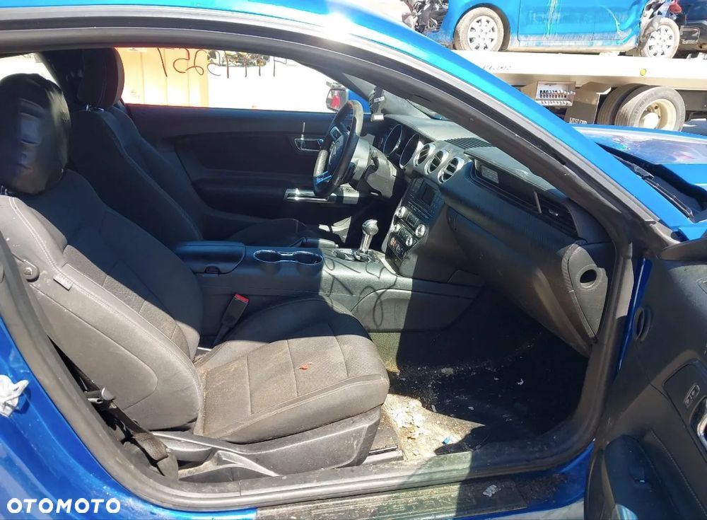 Ford Mustang 3.7 V6 - 10