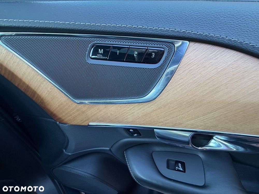 Volvo XC 90 - 31