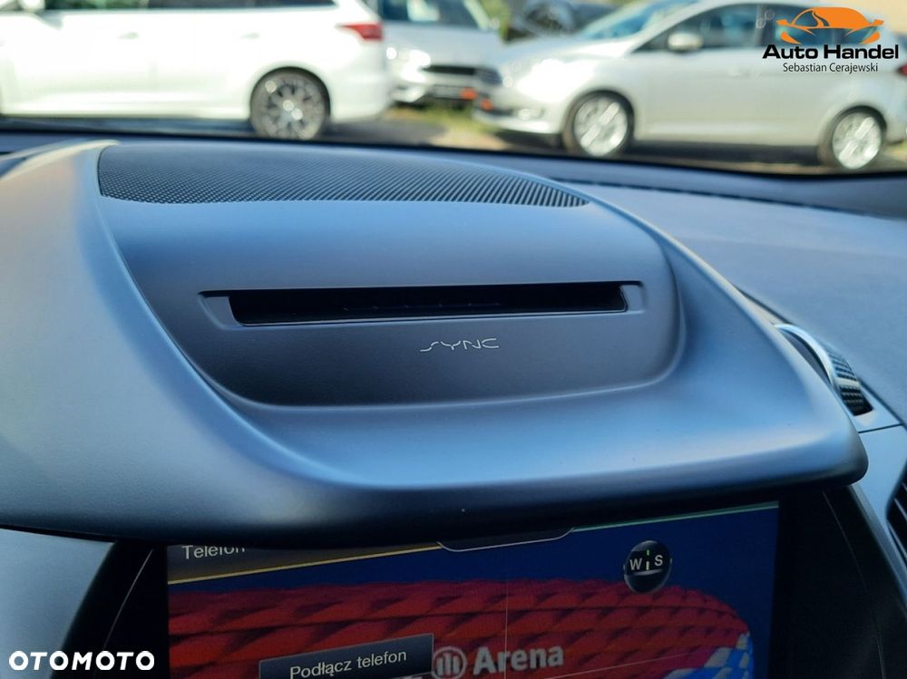 Ford Kuga 1.5 EcoBoost 2x4 Titanium - 35