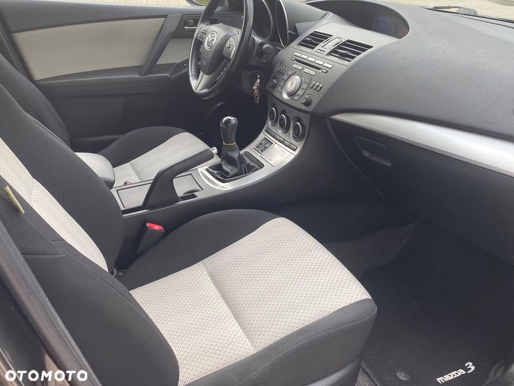 Mazda 3 1.6 Exclusive EU5 - 17