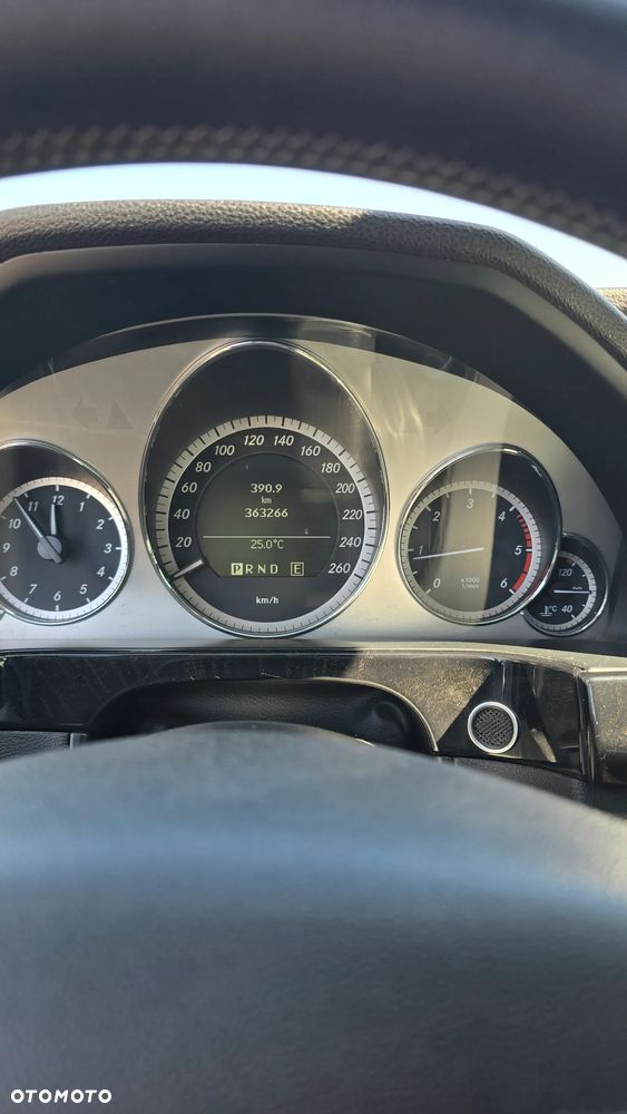 Mercedes-Benz Klasa E 220 CDI BlueEff Avantgarde - 21