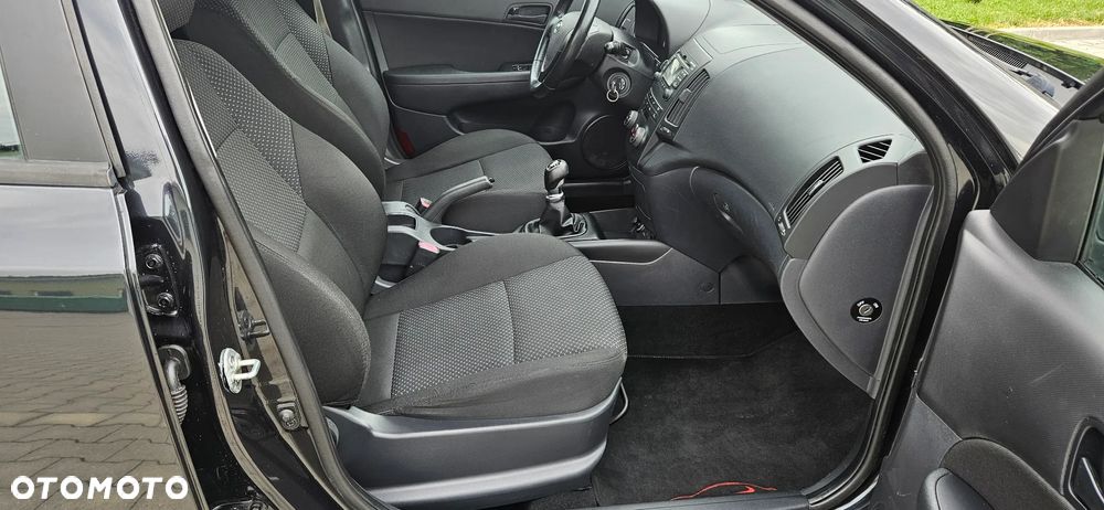Hyundai i30 1.4 FIFA WM Edition - 18